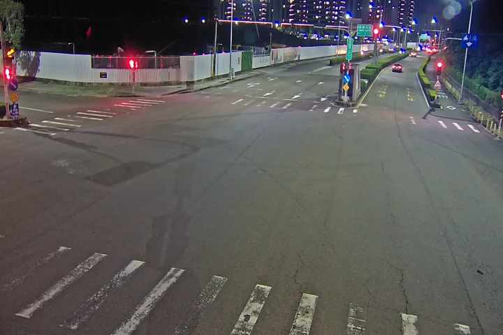 高鐵路/高鐵三路 (右側車流往高鐵二路)