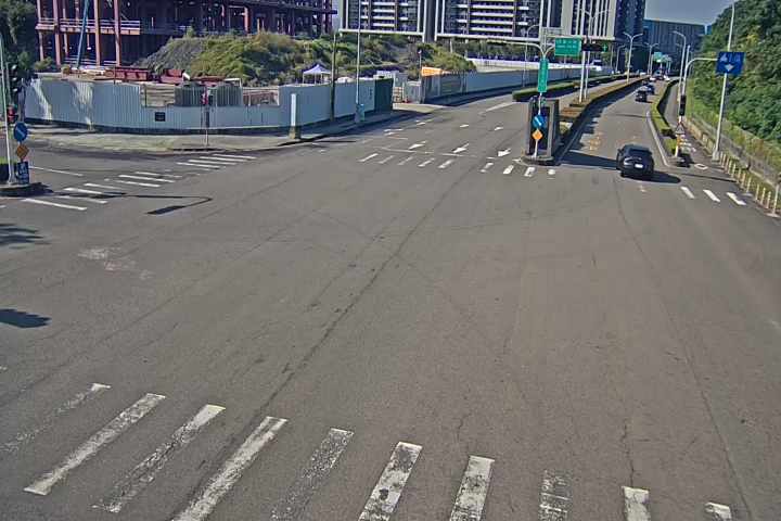 高鐵路/高鐵三路 (右側車流往高鐵二路)