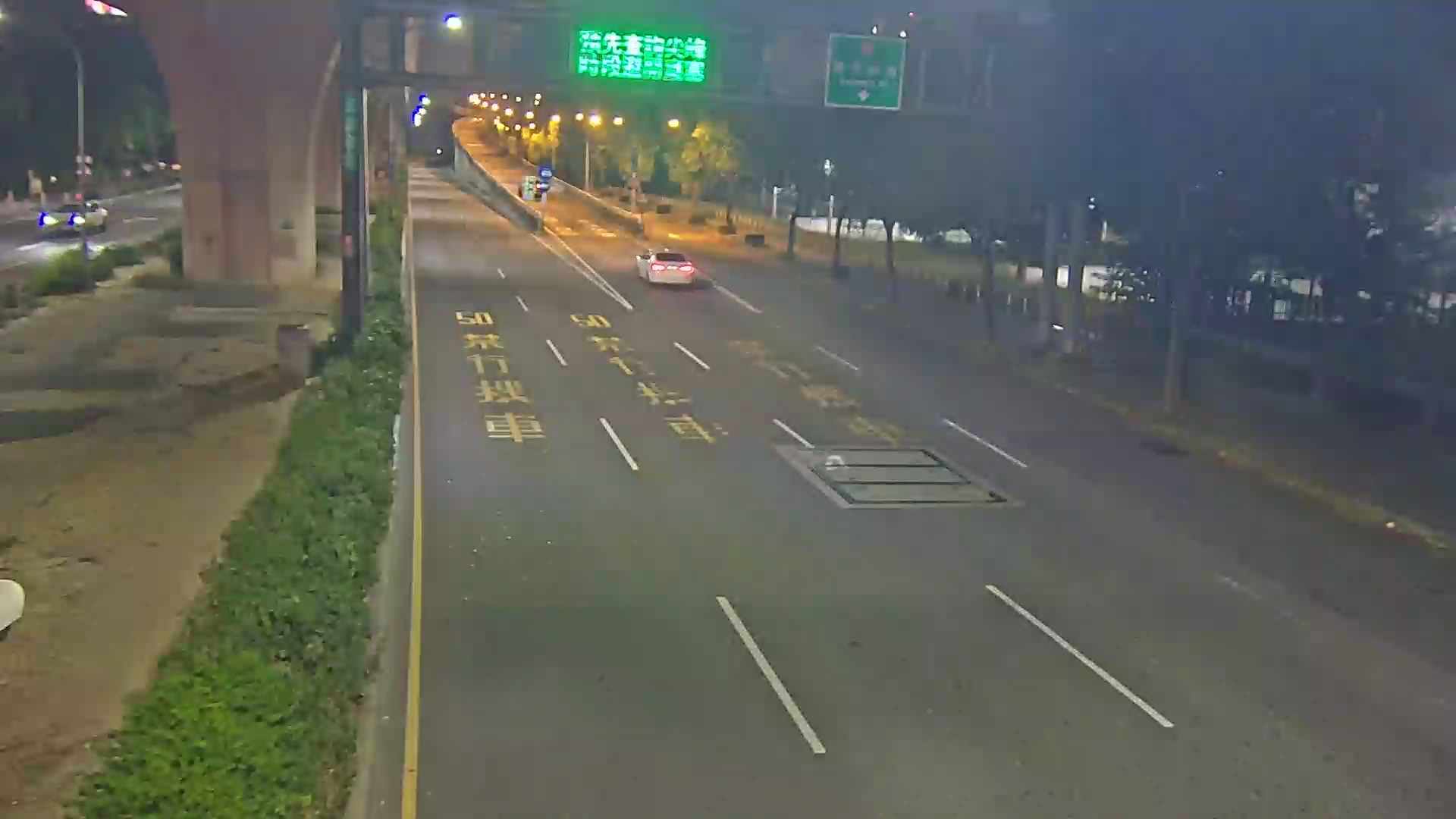 環中東路/旱溪街(右側車流往大里區)