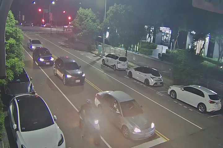 四平路/四平路568巷(右側車流往環中路) Siping Rd./Ln. 568