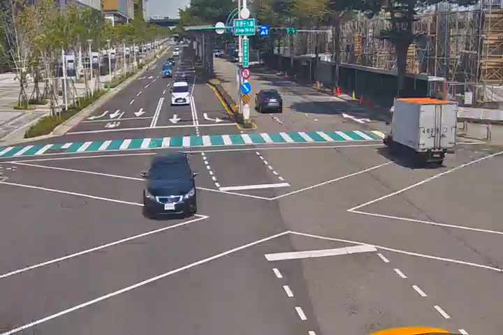 崇德路三段/崇德十九路(右側車流往環中路)Chongde Rd/Chongde 19th Rd (Right side Traffic flow to Huanzhong Rd )