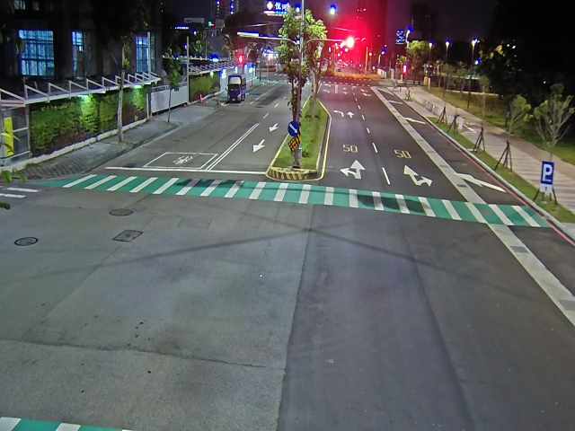 經貿路/經貿十街(右側車流往河南路)