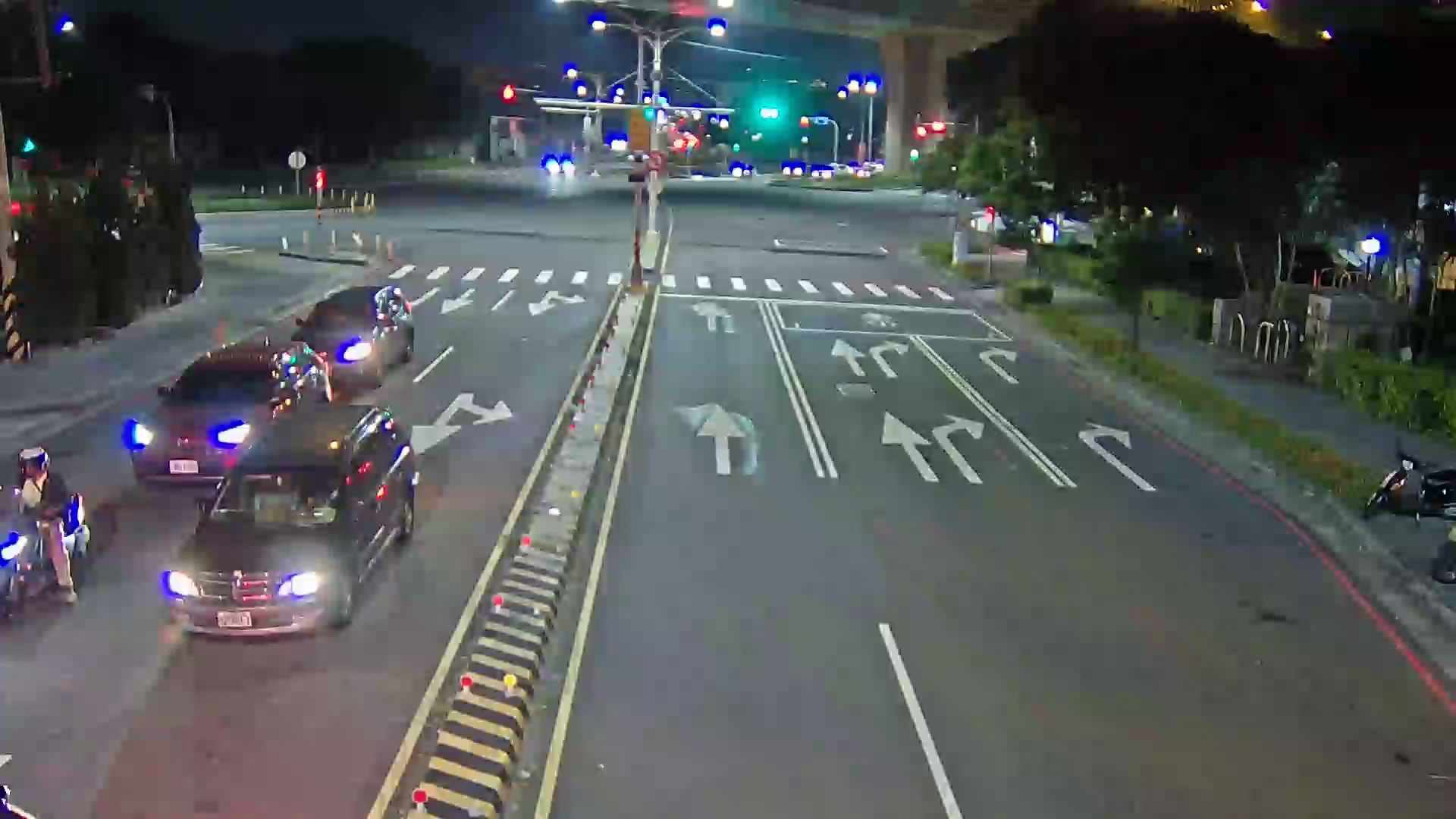 市民大道/十甲路 (右側車流往環中東路)