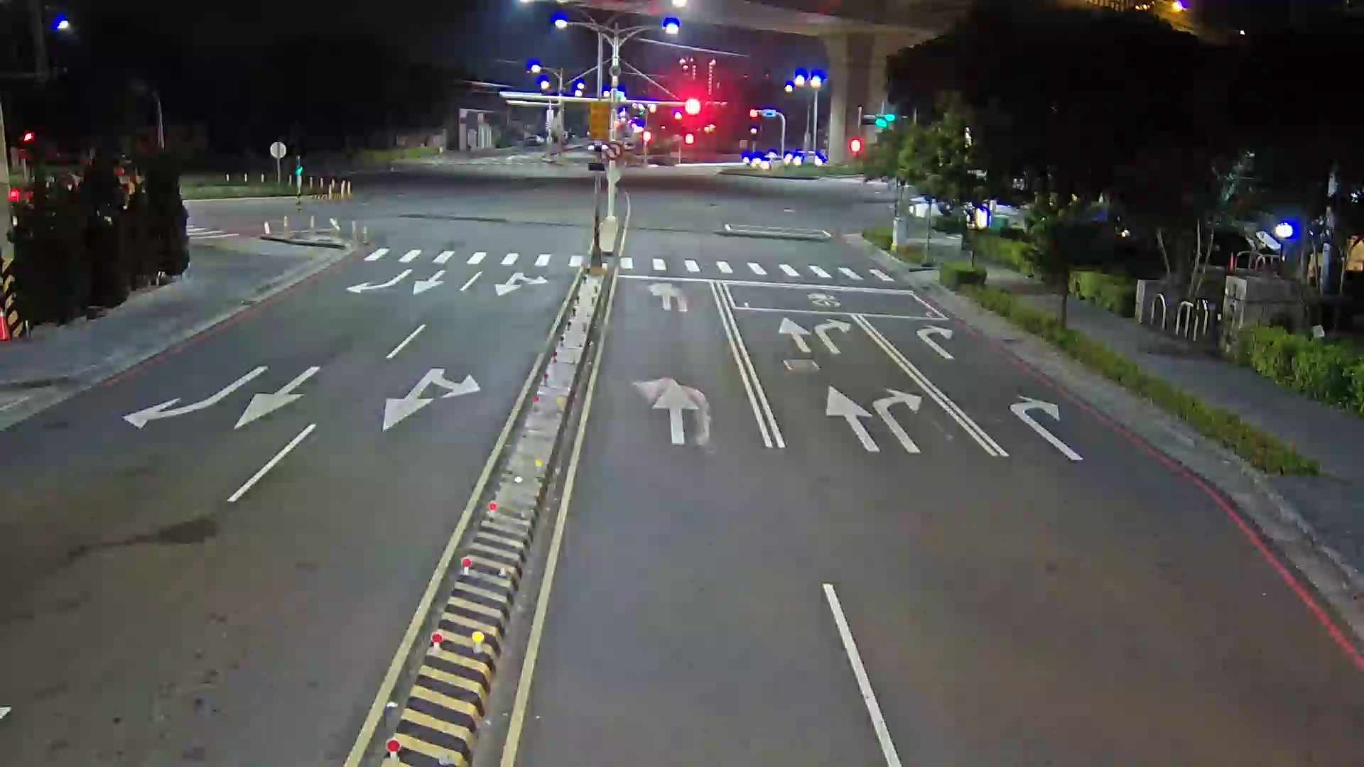 市民大道/十甲路 (右側車流往環中東路)