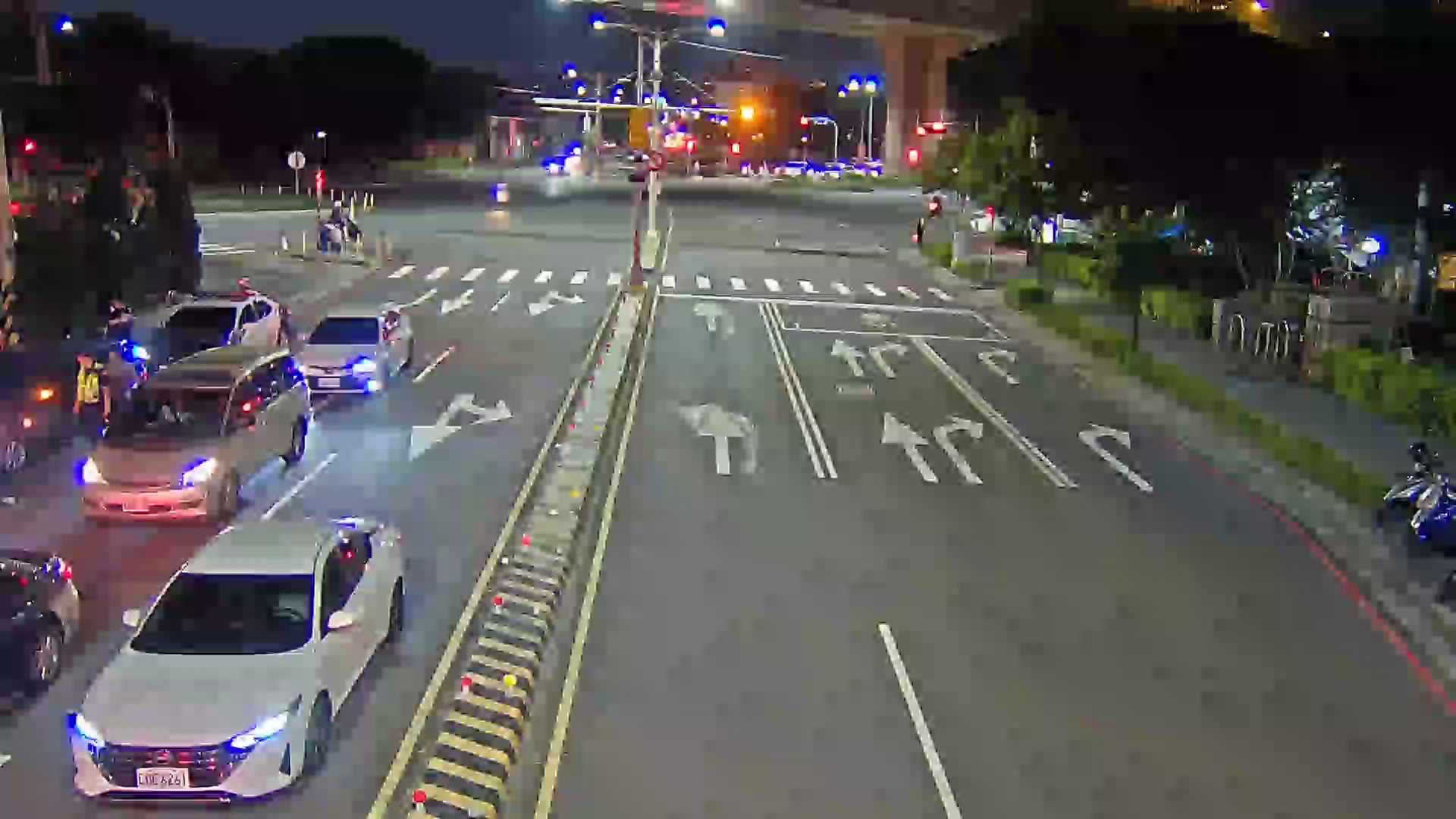 市民大道/十甲路 (右側車流往環中東路)