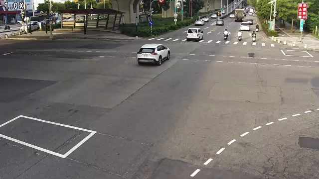 台中市道路 [06047]環中路/崇德路(車流往潭子中山路),Huanzhong Rd/Chongde Rd (traffic to Tanzi Zhongshan Rd) 距離293公尺