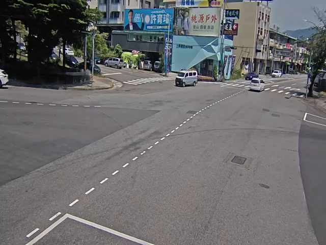 東山路/松竹路(右側車流往大坑)