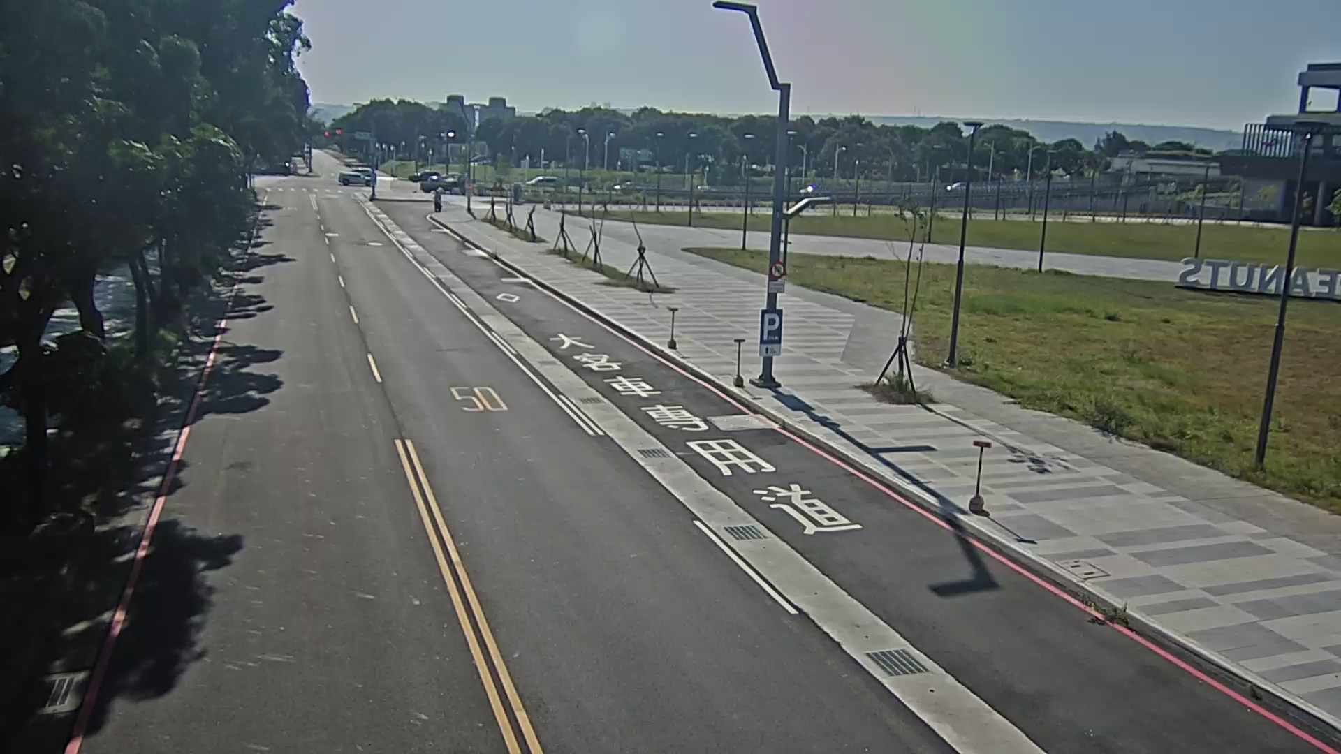 經貿九路/經貿路二段(右側車流往凱旋路)