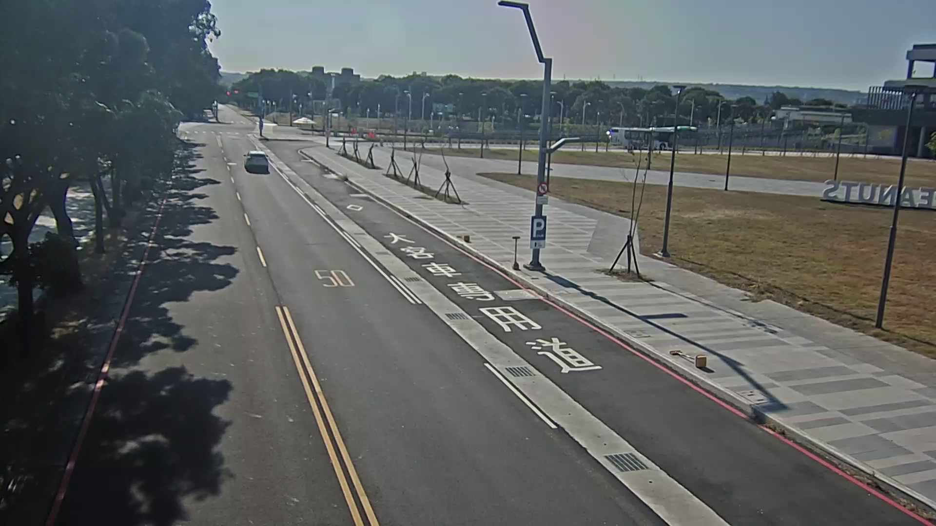 經貿九路/經貿路二段(右側車流往凱旋路)