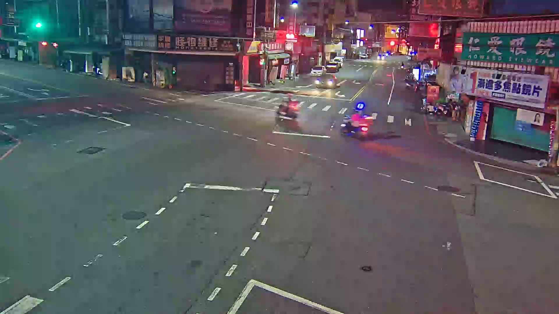 精武東路/十甲東路 (右側車流往環中東路)
