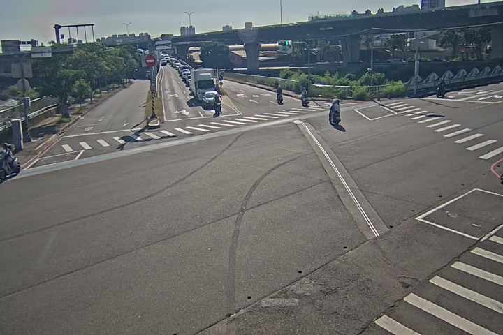 祥順路/樂業路(右側車流往環中東路)