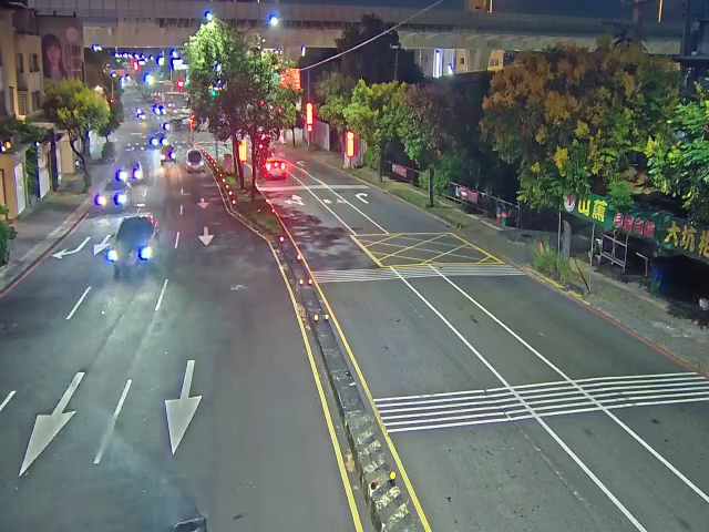 松竹路/和順路 (右側車流往環中東路)