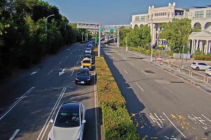 高鐵路/高鐵五路(右側車流往台74)